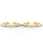 Load image into Gallery viewer, Simple Flower Design Gold Toe Ring