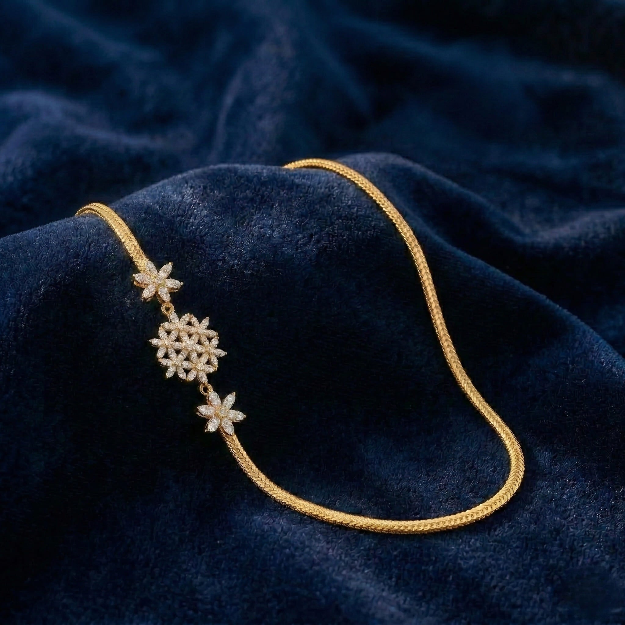 5. Modern Geometric Mugappu Chain