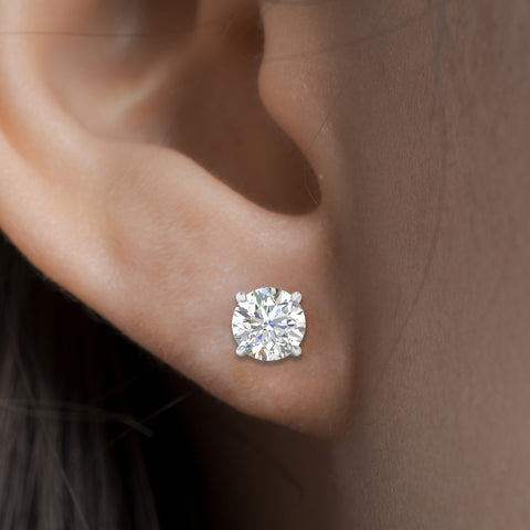Round Natural Diamond Stud Earring
