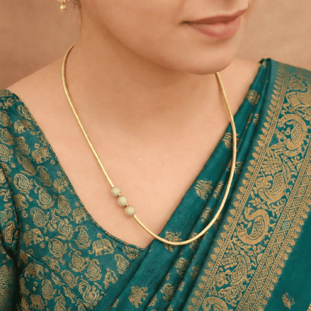 How to Style a Gold Mugappu Chain