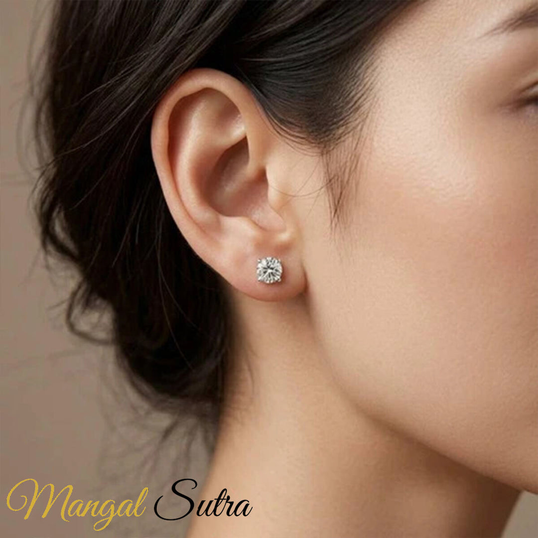 Rond-Cut-Solitaire-Stud-Earrings-in-White-Gold-FDEAR10411RO-model.1.jpg?v=1788418366