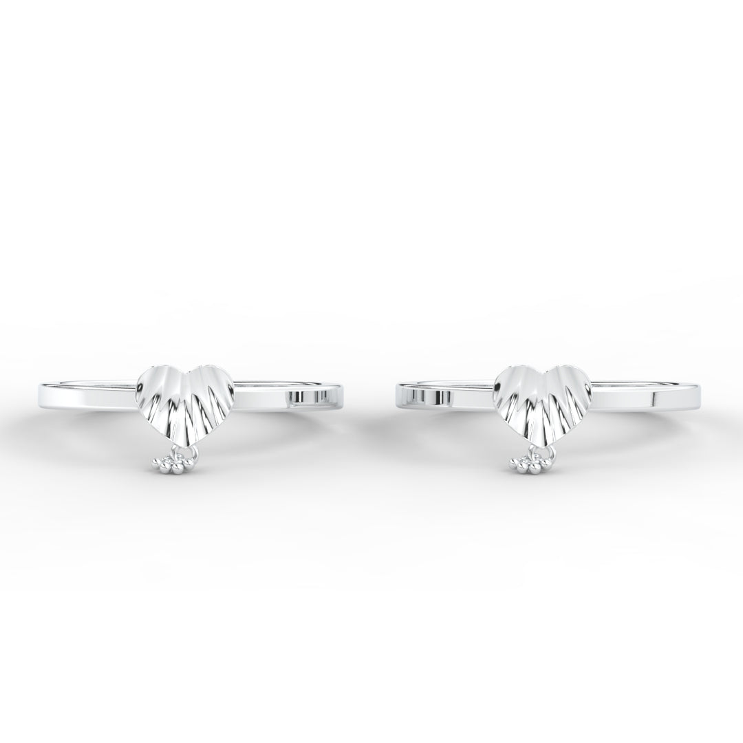 simple-heart-shaped-traditional-toe-ring-in-sterling-silver-mgs11430angle1-nl-wg