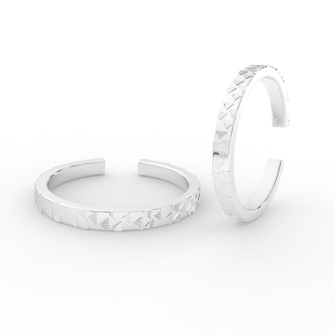 simple-trangle-design-gold-toe-ring-sterling-silver-mgs11452angle2-nl-wg