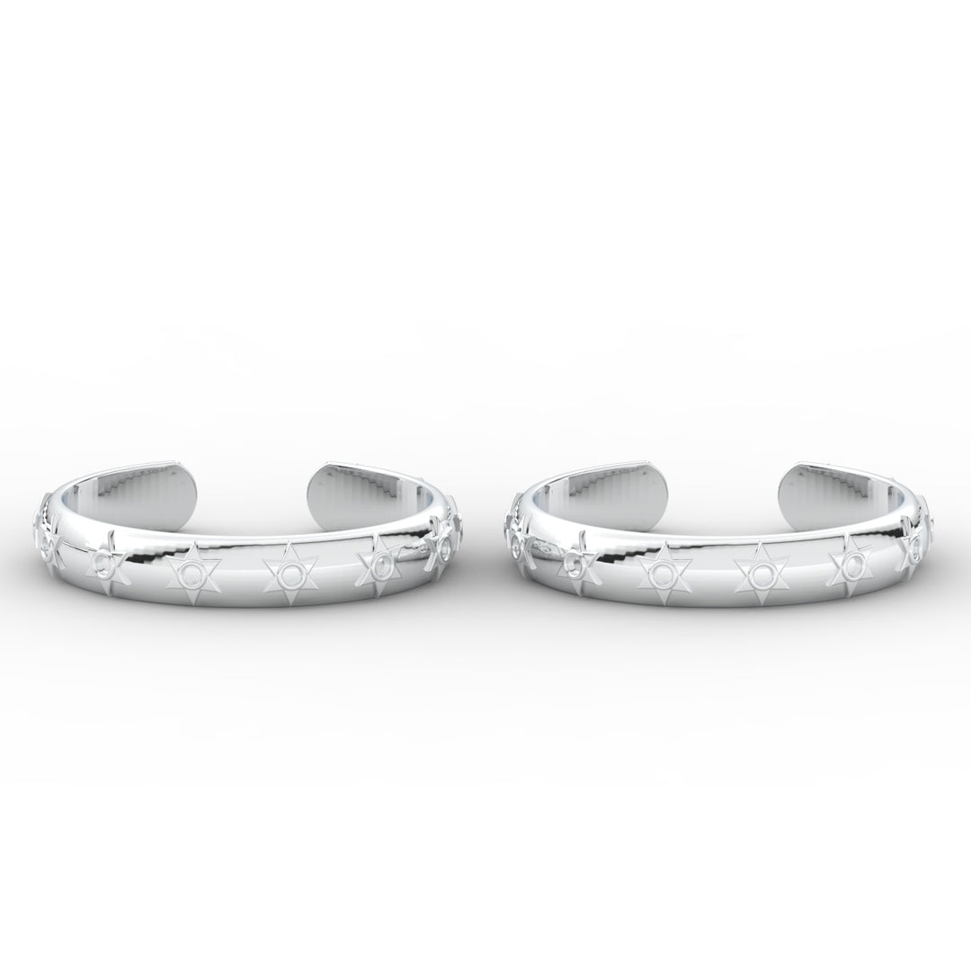 star-design-adjustable-gold-toe-rings-sterling-silver-mgs11434angle1-nl-wg